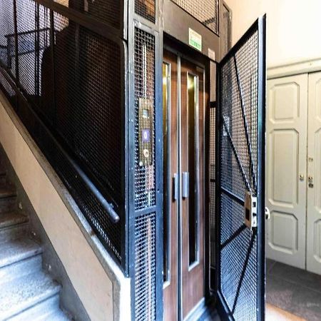 Апартаменты Loft House Via Della Spiga 50 Милан Экстерьер фото